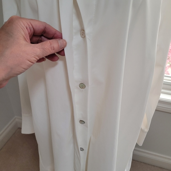 Beautiful Button Down Shirt Size Medium - Picture 8 of 15